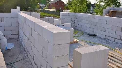 Кладка газосиликатных блоков в Заславле